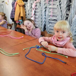 Read more about the article 🔑 ZAKRĘCONE BRELOCZKI ZA NAMI – WIELKI FINAŁ KWIETNIA! 🧶