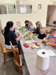 Read more about the article 🥔 AKTYWNE ŚWIETLICE Z GOKiS Malczyce – PAN ZIEMNIAK ZA NAMI! 🍂